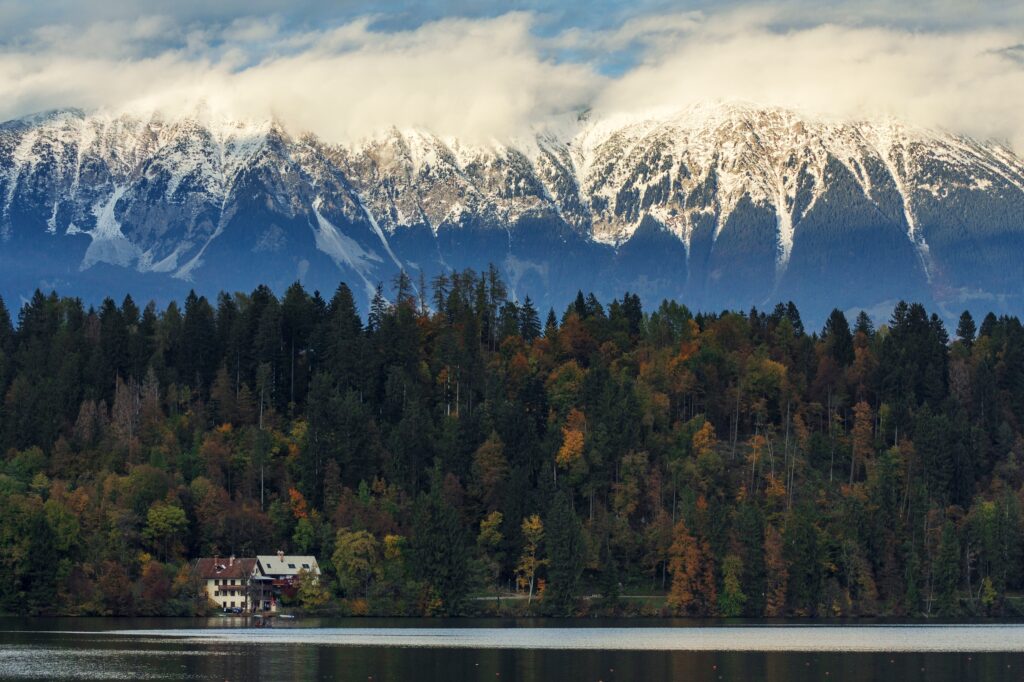 Explore the Beautiful Destinations in Kashmir 
